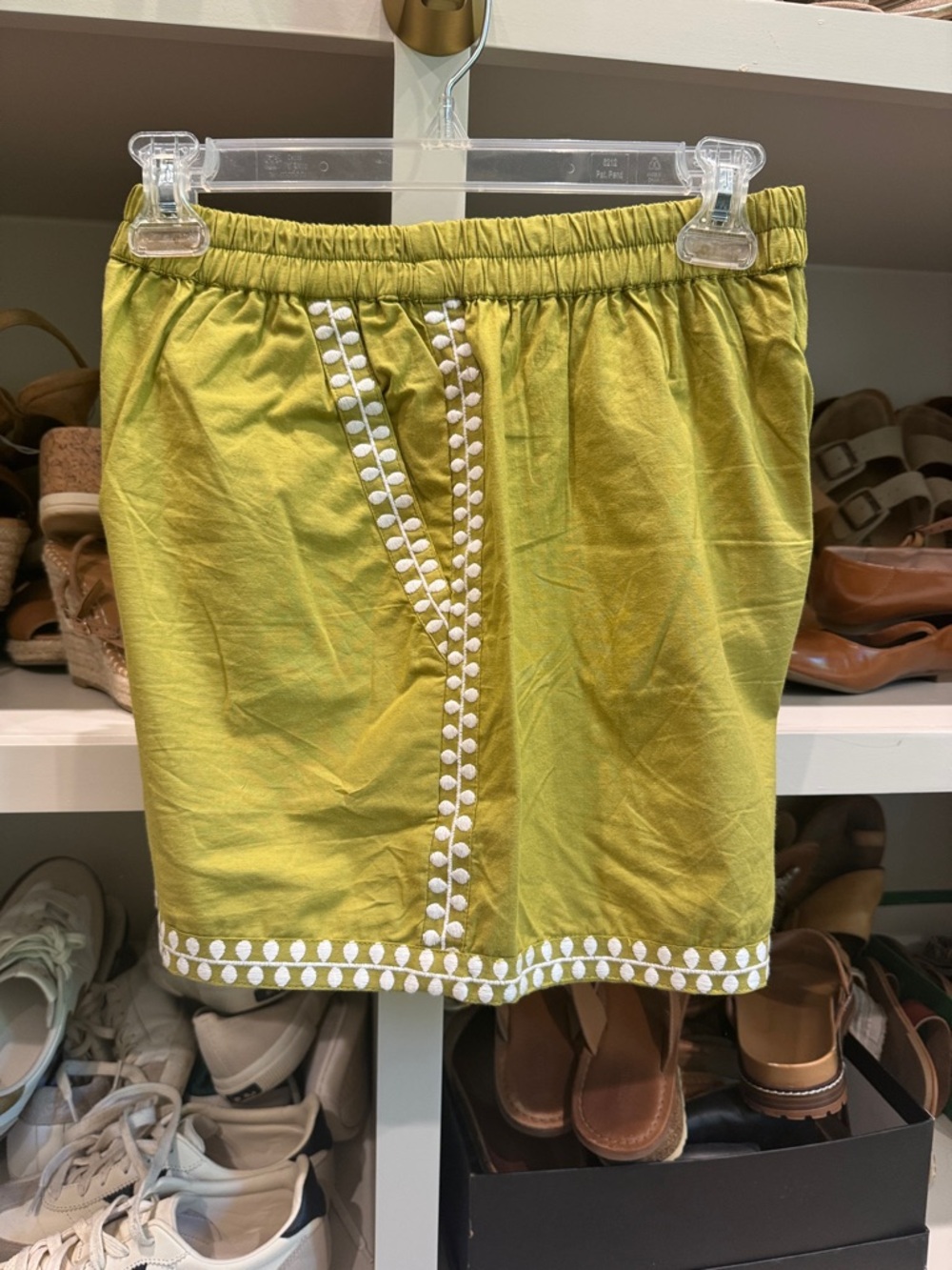 Julia Amory Coatue short, chartreuse, embroidered - Picture 4 of 5